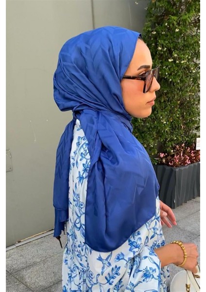 Tuba Kalyon'un Tercihi Baklava Desen Pamuk Ipek Şal Indigo