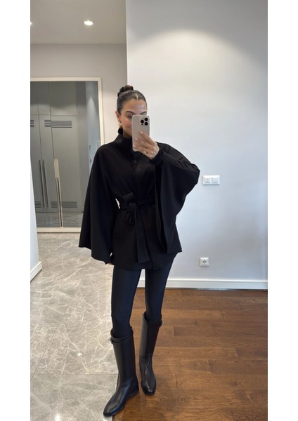 Kemer Detaylı Kaşe Panço