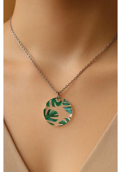 Şeffaf Sert Akrilik Kolye Ucu ve Üzeri Zincirli Desenli Kolye Otantik