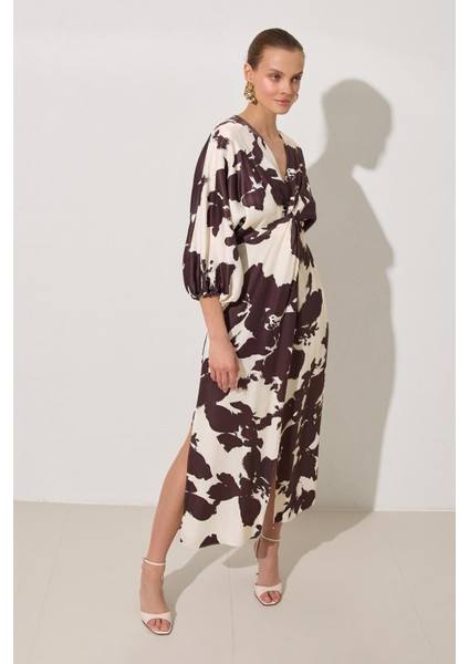 Ekru-Kahve Yaka Detaylı Desenli Rahat Kesim Midi Boy Elbise fırsatları