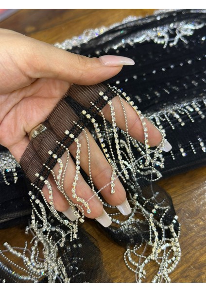 Zirkon Taş Püsküllü Siyah Şerit Dikiş Aksesuarı 1 Metre En 6 cm modelleri