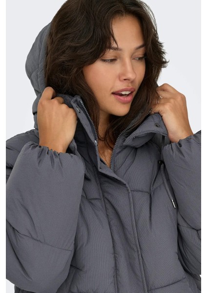 Kadın Kapüşonlu Çift Cepli Şişme Mont 15322013 Gri modelleri