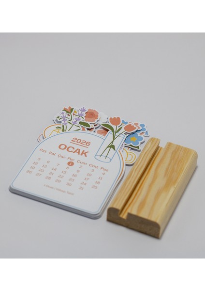 2026 Yılı Ahşap Standlı Masaüstü Takvimi, Minimal Çiçek Temalı Takvim, 8X12 cm fırsatları