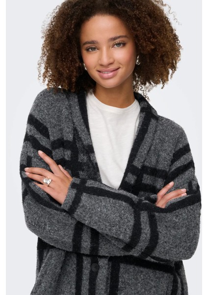 Kadın V-Neck Düğmeli V Yaka Yünlü Hırka 15354098 Koyu Gri fırsatları