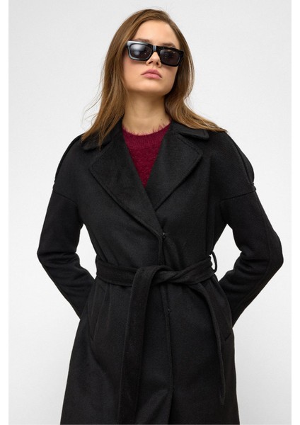 Apolet Detaylı Çıt Çıt Kapamalı Oversize Moher Kaban Siyah 3147