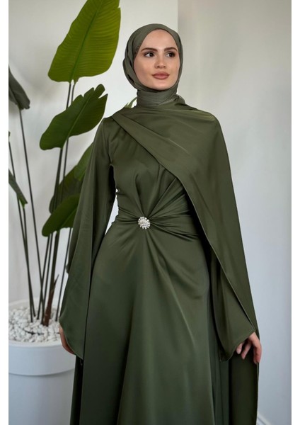 Wave Broşlu Pelerinli Saten Abiye Haki fiyatları