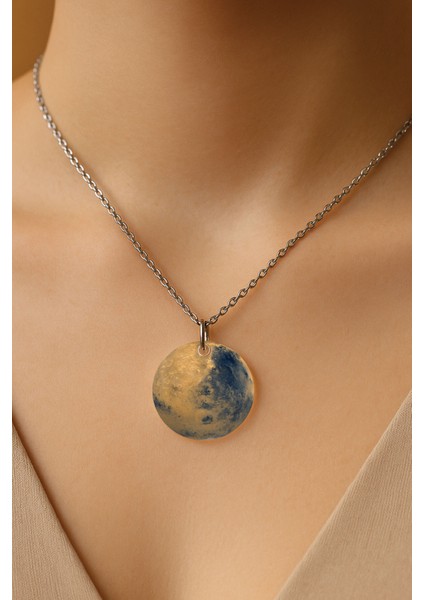 Şeffaf Sert Akrilik Kolye Ucu ve Üzeri Zincirli Desenli Kolye Ay