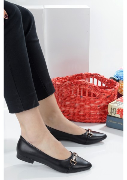 Klasik Taşlı Sivri Burun Kadın Babet