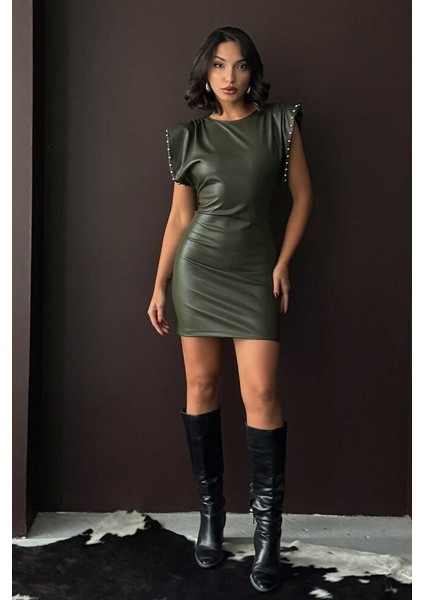 Kadın Vatka Kol Zımba Boncuk Detay Sırtı Açık Tasarım Mini Şık Gece Elbisesi