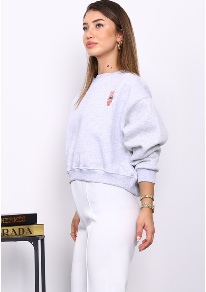 Gri Bisiklet Yaka Nakışlı Üç İplik Kısa Oversize Sweat modelleri