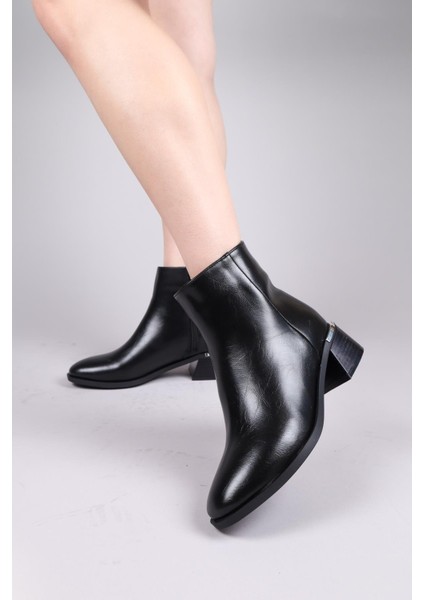 Benella Düz Alçak Topuklu Bot Siyah