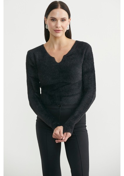 Yaka Detaylı Yumoş Crop Triko Kazak - Siyah