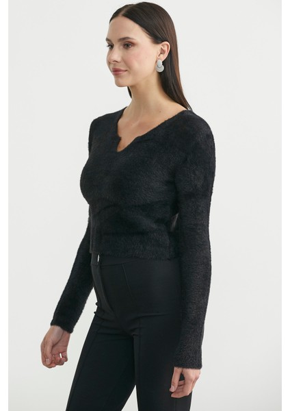 Yaka Detaylı Yumoş Crop Triko Kazak - Siyah fırsatları