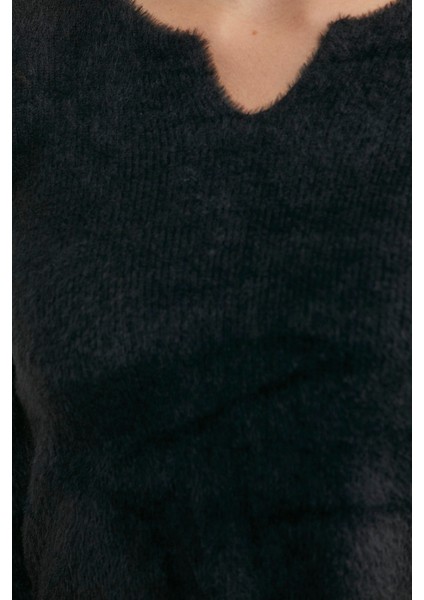 Yaka Detaylı Yumoş Crop Triko Kazak - Siyah indirimleri