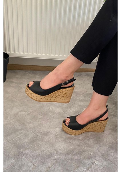 Kadın Fenni 10 cm Dolgu Topuklu Mantar Taban Ayakkabı Siyah