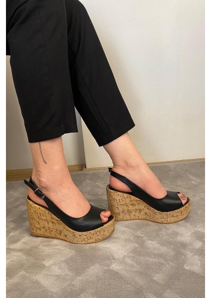 Kadın Fenni 10 cm Dolgu Topuklu Mantar Taban Ayakkabı Siyah modelleri