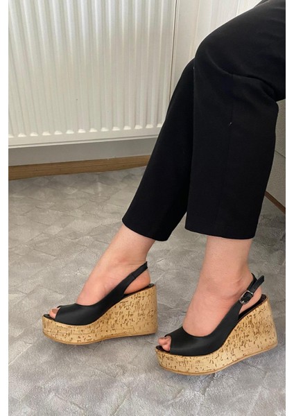 Kadın Fenni 10 cm Dolgu Topuklu Mantar Taban Ayakkabı Siyah fırsatları