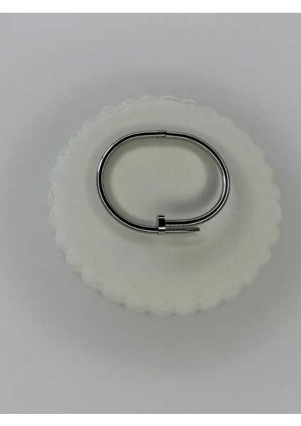 Çivi Detaylı Silver Kelepçe fiyatları