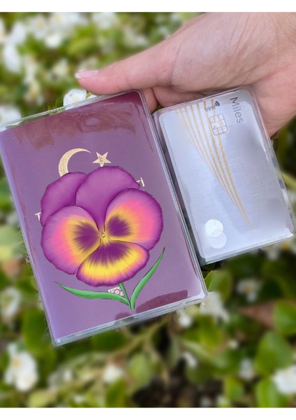Hercai Menekşe Desenli Universal Şeffaf Pasaport Kılıfı Model Tüm Ülke Pasaportlarına Uygun