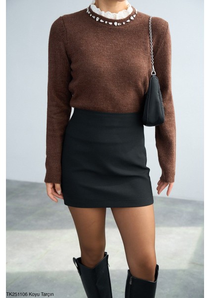 Kahve Yakası Taş Işleme Detaylı Triko Kazak