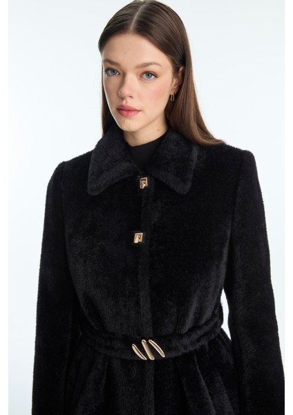 Aksesuar Detaylı Peluş Kaba modelleri