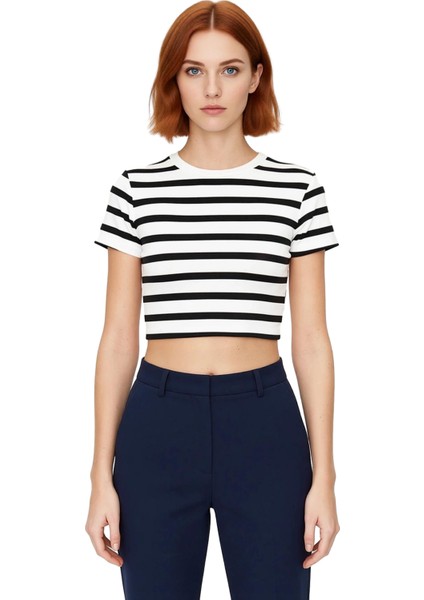 Şık Çizgili Viskoz Crop Bluz Yazlık Rahat Fitted Kalıp Uzun Ömürlü Seçkin Malzeme Trend Tasarım modelleri