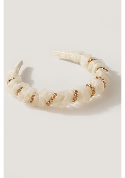 Beyaz Tül Kumaş ve Boncuk Işlemeli Köpekbalığı Dişli Kemik Taç indirimleri