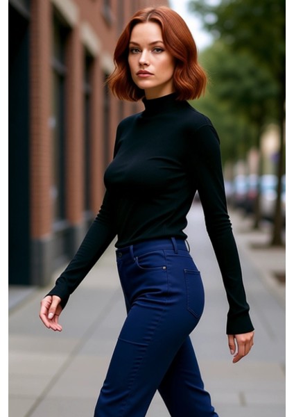 Kadın Beyaz Fitted Vücuda Oturan Dik Yaka Uzun Kol Esnek Örme Bluz Günlük Kullanım Için Idealdir