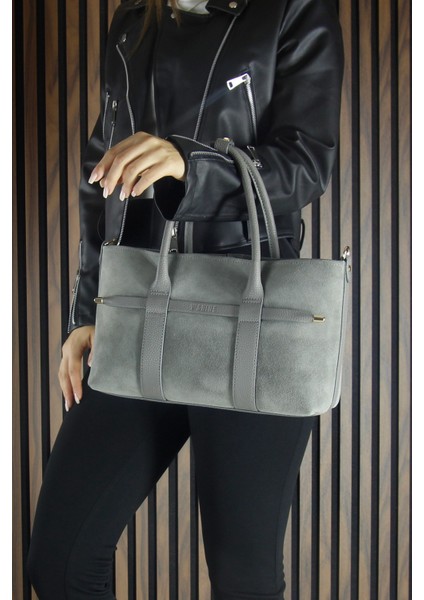 Gri Hakiki Dana Süet Fermuarlı Üç Bölmeli Iç Cepli Askılı Orta Boy Günlük Omuz Çantası indirimleri