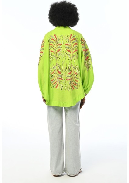 Kolları ve Sırtı Nakışlı Kimono