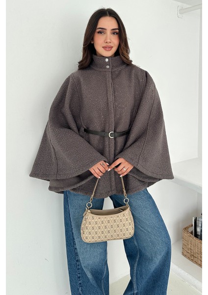 Kadın Kemerli Panço Kaban – Güçlü & Sofistike Stil