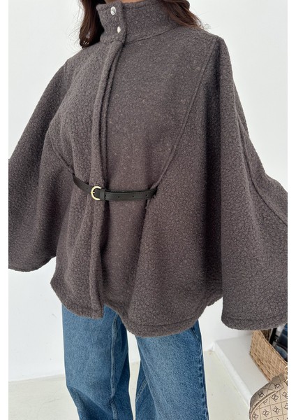 Kadın Kemerli Panço Kaban – Güçlü & Sofistike Stil fiyatları