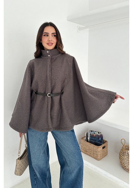 Kadın Kemerli Panço Kaban – Güçlü & Sofistike Stil