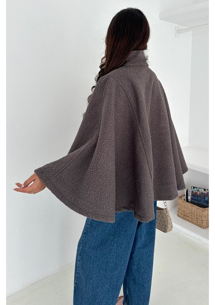 Kadın Kemerli Panço Kaban – Güçlü & Sofistike Stil