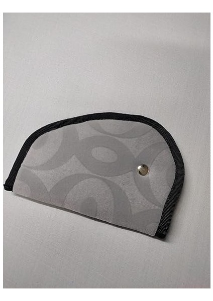 Emniyet Kemeri Düzenleyici ve Tutucu Emniyet Kemer Pedi,boyun Kesme Önleyici,çocuk Emniyet Kemer Rahatlatıcı,oto Kemer Kılıfı,yüksek Kaite(Gri Renk)(Yumuşak Voleur Kumaş) fırsatları