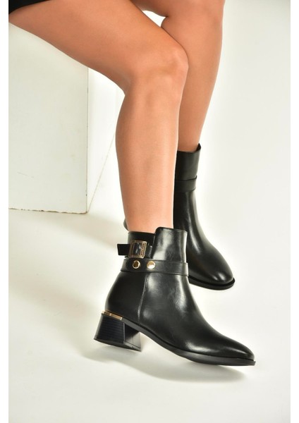 V518978109 Siyah Kalın Alçak Topuklu Kadın Bot modelleri