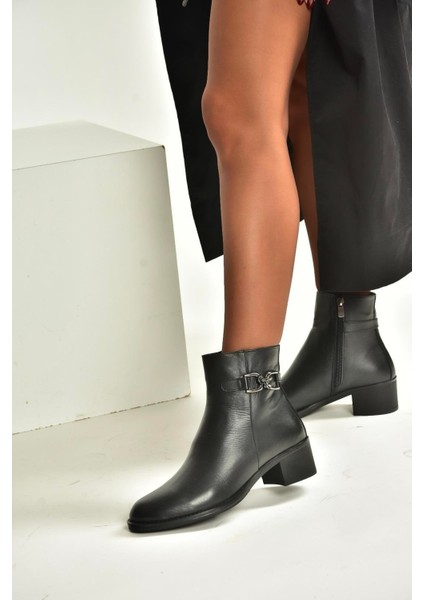 V555311503 Siyah Hakiki Deri Alçak Topuklu Kadın Bot fiyatları