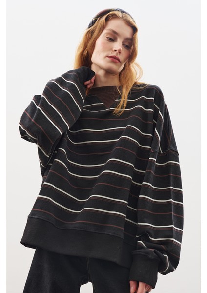 Oversıze Çizgili Sweatshırt Siyah indirimleri