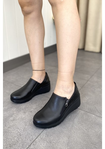 Hakiki Deri Siyah Dolgu Topuk Garnili Ortopedik Kadın Ayakkabı TMD202528 indirimleri