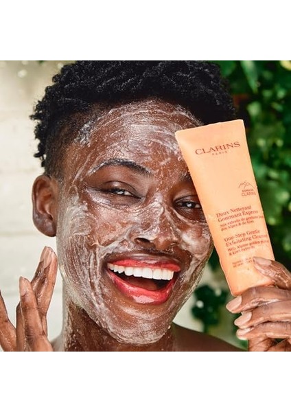 Clarins Tek Adımda Nazik Peeling Temizleyici | 3&apos;ü 1 Arada Temizleyici, Makyaj Temizleyici ve Eksfoliye Edici | Parlaklığı Artırır | Bitki Bazlı Peeling Boncukları | Tüm Cilt Tipleri | 4.5oz fiyatları
