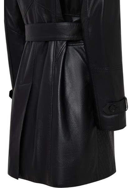 Valeria Kadın Siyah Yaka Kürklü Kemer Detaylı Deri Kaban 25WGE56181M fırsatları