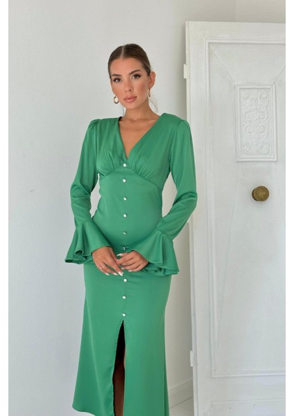 Önü Düğmeli Yırtmaçlı Saten Görünümlü Elbise fiyatları