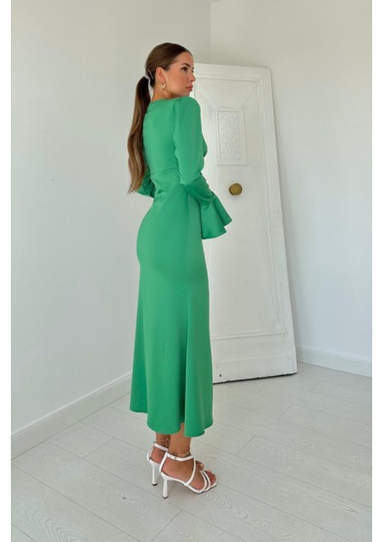 Önü Düğmeli Yırtmaçlı Saten Görünümlü Elbise fırsatları