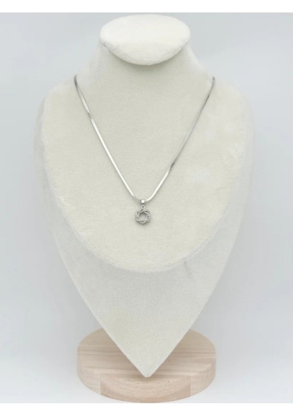 Gümüş Renkli Taş Detaylı Çelik Kolye