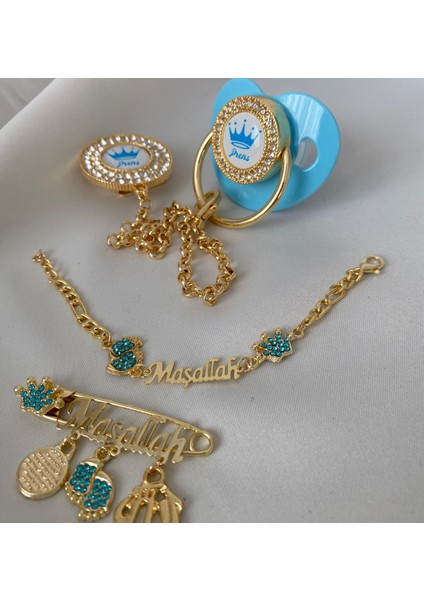Altın Kaplama Zirkon Taşlı Emzik Seti – Maşallah Iğnesi & Bebek Künyesi Dahil