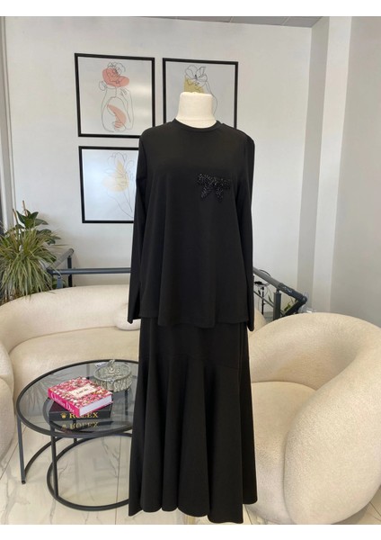 Fiyonk Detaylı Etekli Takım Siyah