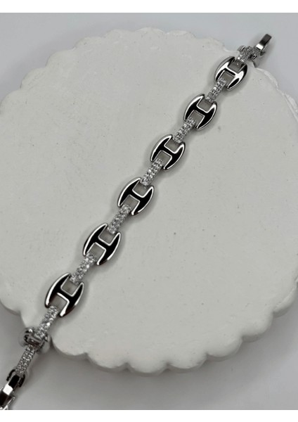 Taşlı ve Parlak Birbirine Geçme Model Silver Bileklik