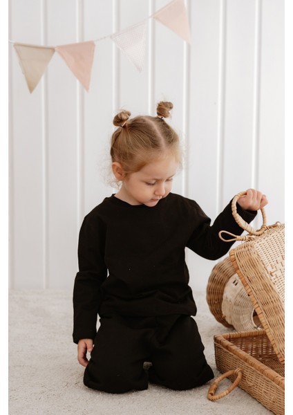 Uzun Kollu ve Pamuklu Siyah Tişört Kız Çocuk modelleri