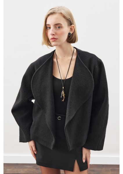 Yünlü Kısa Ceket Siyah modelleri