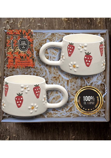 El Yapımı 2’li Hediyelik Kupa Seti – Çilek Desenli Seramik Kupalar